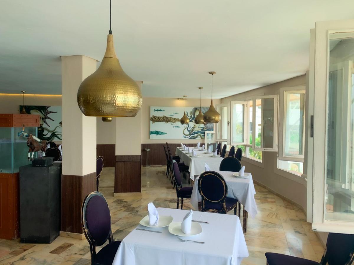 Hotel Patricia Torreguadiaro Ngoại thất bức ảnh