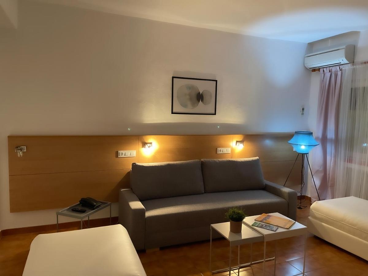 Hotel Patricia Torreguadiaro Ngoại thất bức ảnh
